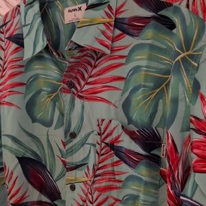 Hurley Tropical Leaf Print Shirt Size L EUC